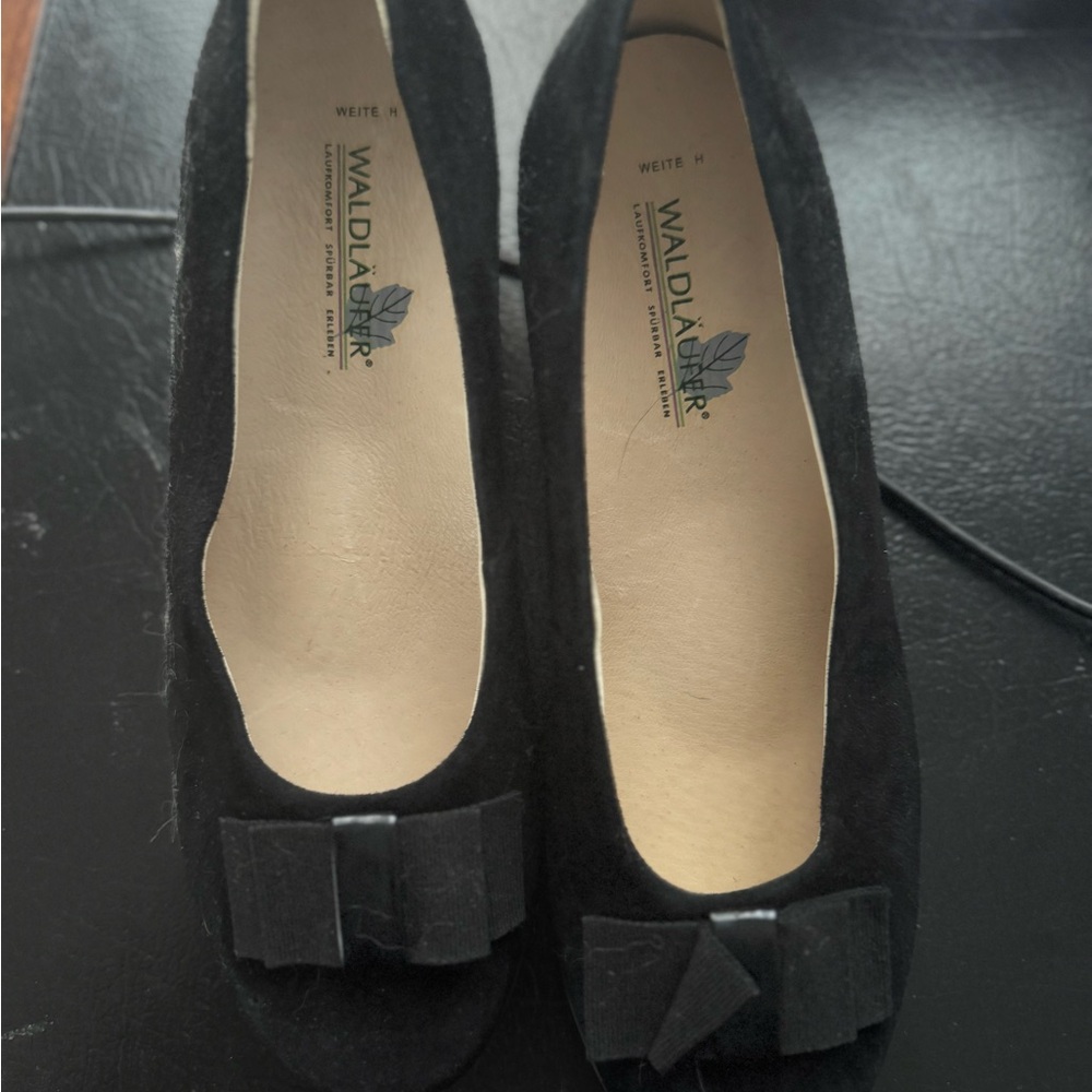 Waldläufer Women's Elegant Black Flats with Bow
